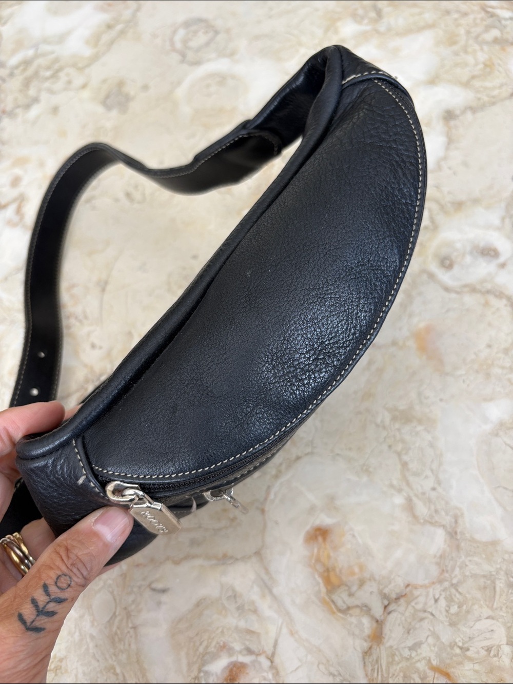 Roots Canada Black Leather Trinity Unisex Belt Bag - As New Condition - Picture 9 of 13